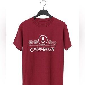 Charleston, South Carolina Vintage Men's Size Large Short-Sleeve Red T-Shirt.